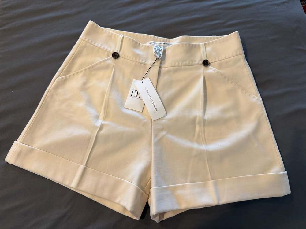 NWT Diane von Furstenberg Jaivier Shorts Size 10 Ivory Wool Cuffed